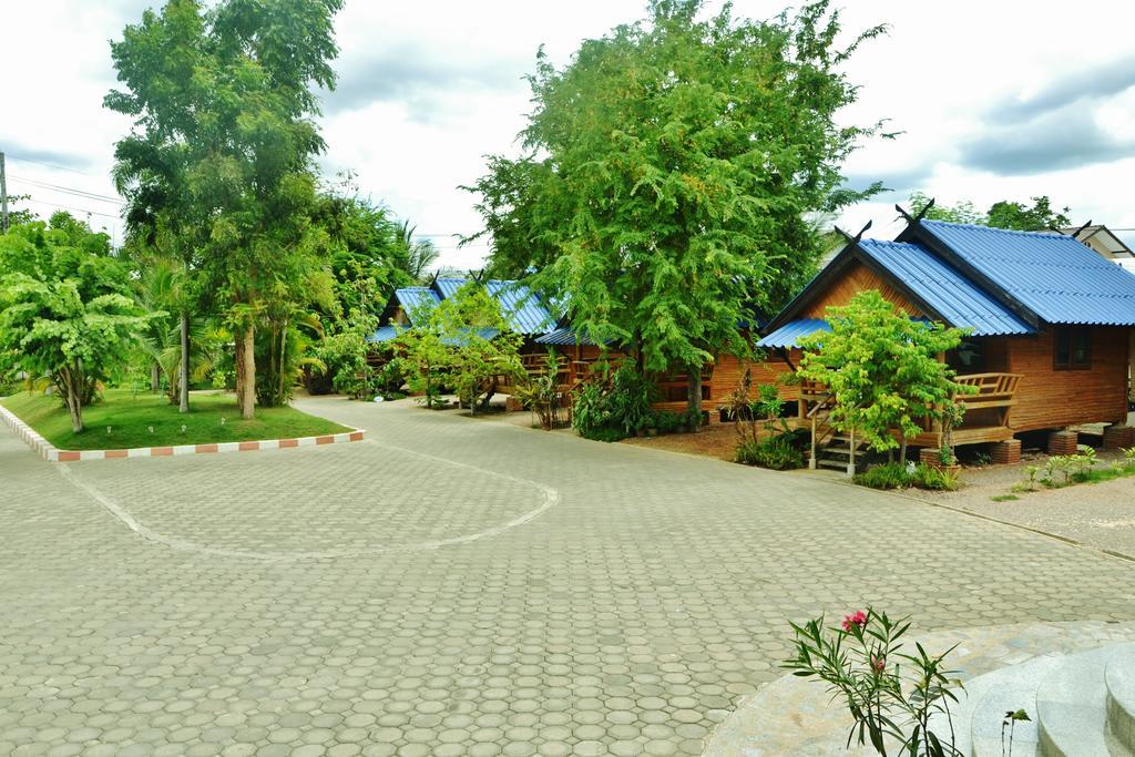 Suandarbporn Resort Mae Sot Exterior photo