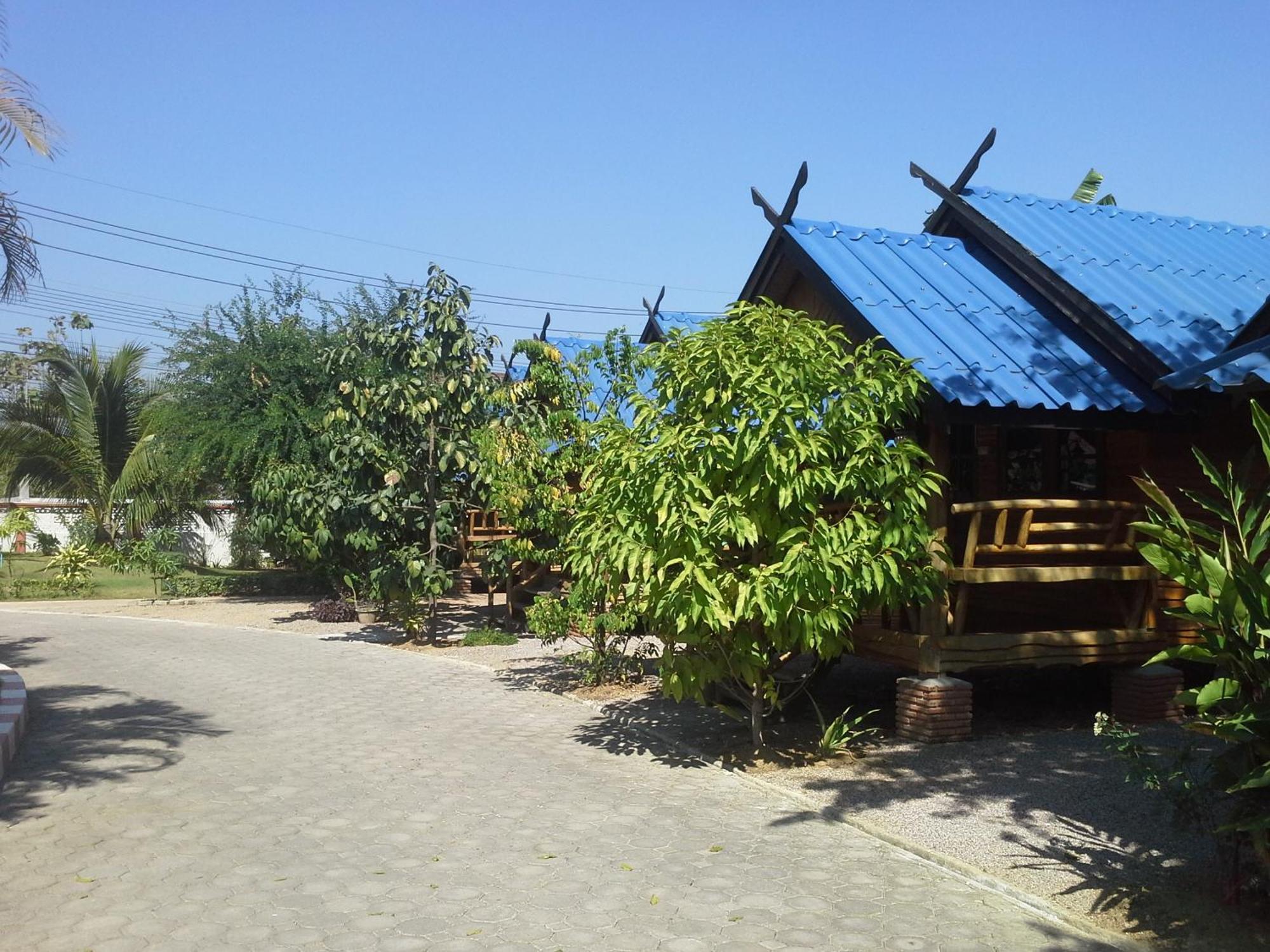 Suandarbporn Resort Mae Sot Exterior photo